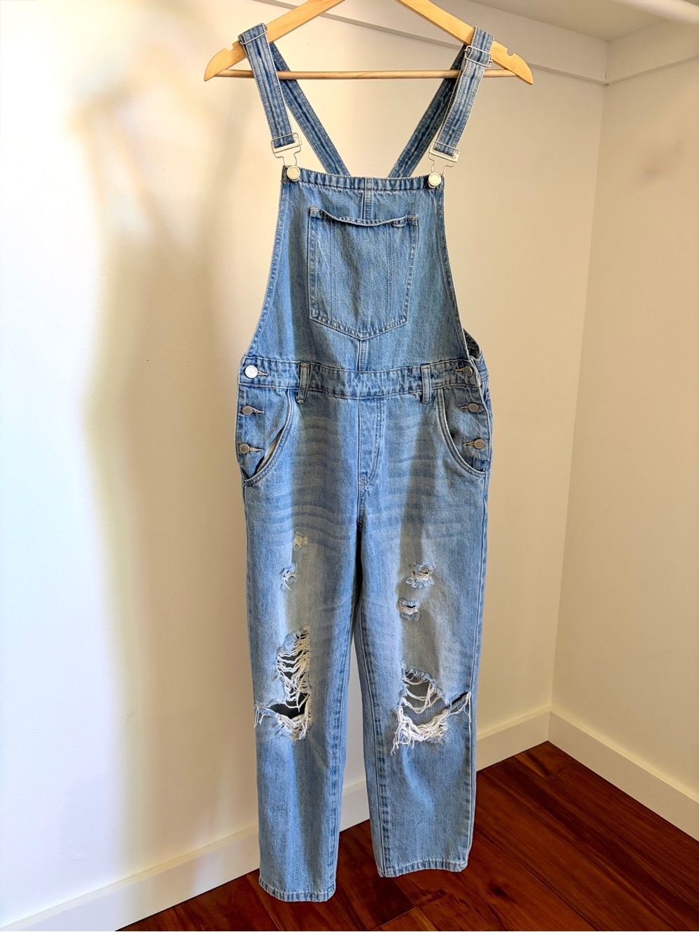 [BLANKNYC] | Women’s | Light Blue Distressed Denim Overalls | 27